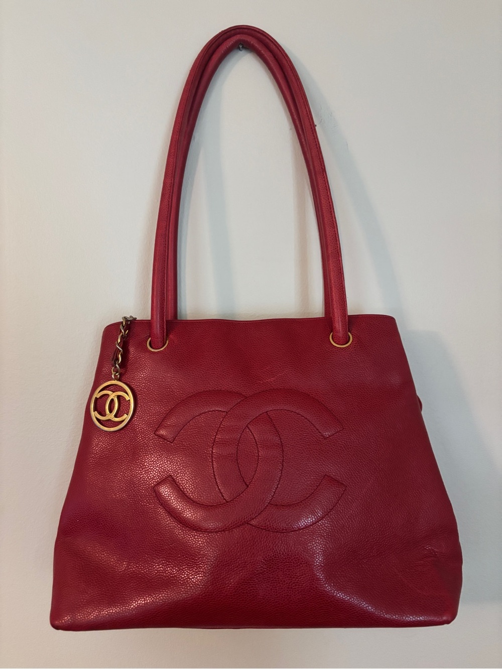 CHANEL Red Caviar Leather Shoulder Bag with Gold CC Charm Vintage COCO